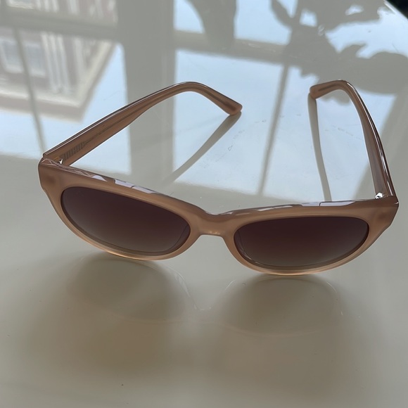 LA VITA by PRIVE REVAUX 55mm Blush tone sunglasses - Picture 3 of 5